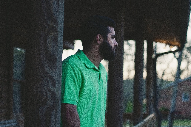 Happy couple talking on the computer during online marriage therapy | Texas marriage therapy | Online marriage counseling in Texas